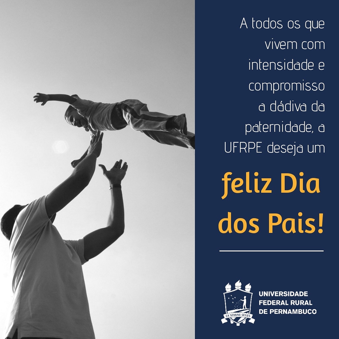 Imagem de pai lançando filho criança para o alto. E mensagem parabenizando os pais