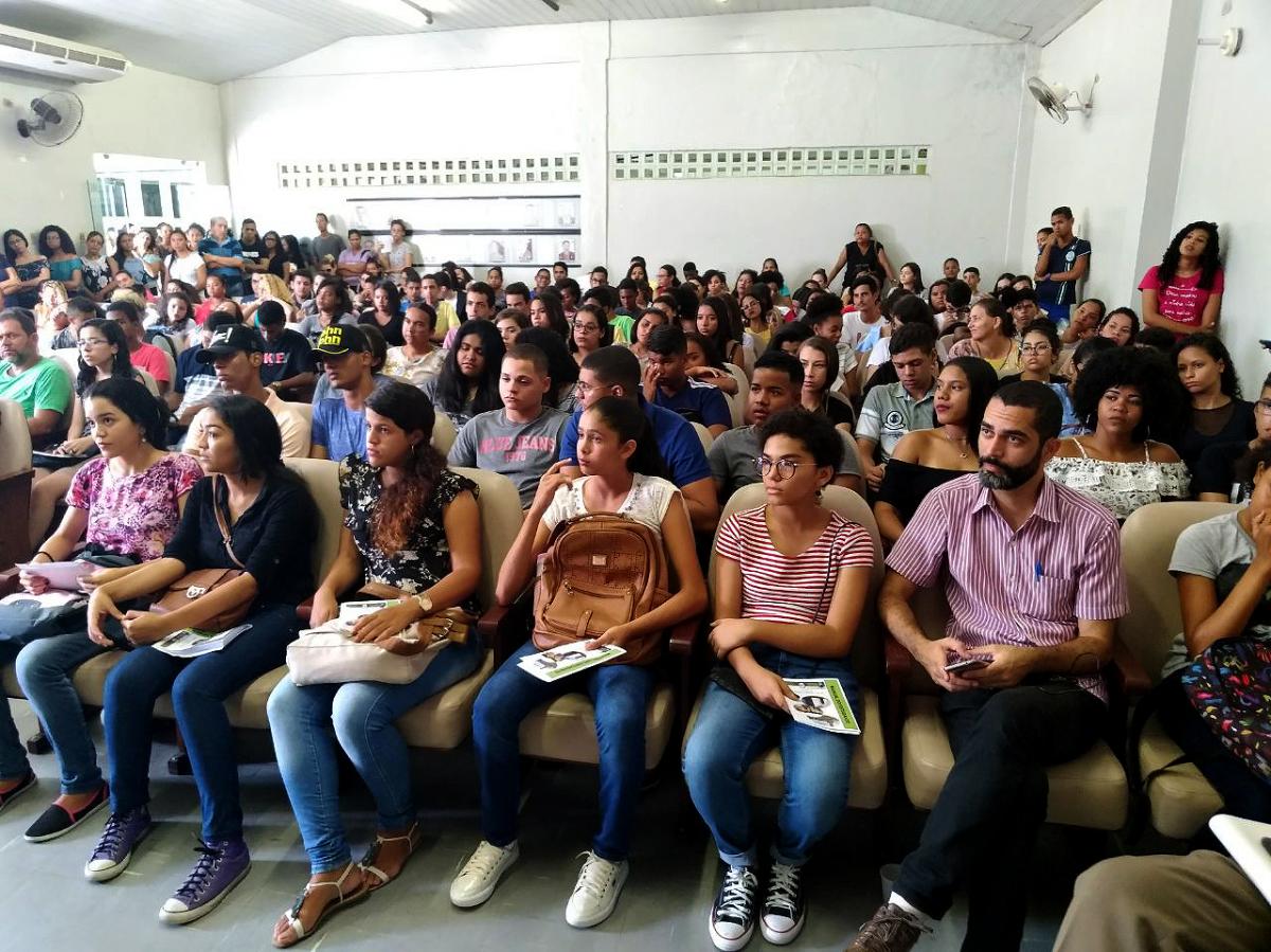 Auditório do Codai lotado de estudantes para Aula Inaugural