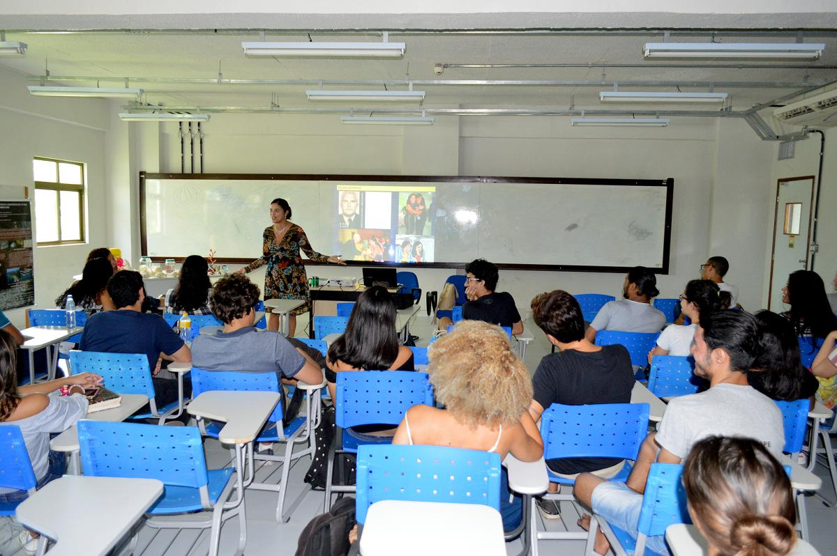 Estudantes e comunidade participam da programação da Tarde Recifal