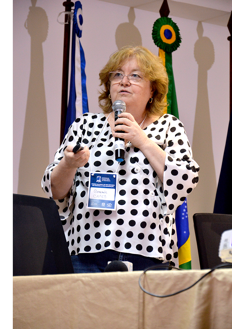 foto pesquisadora capes