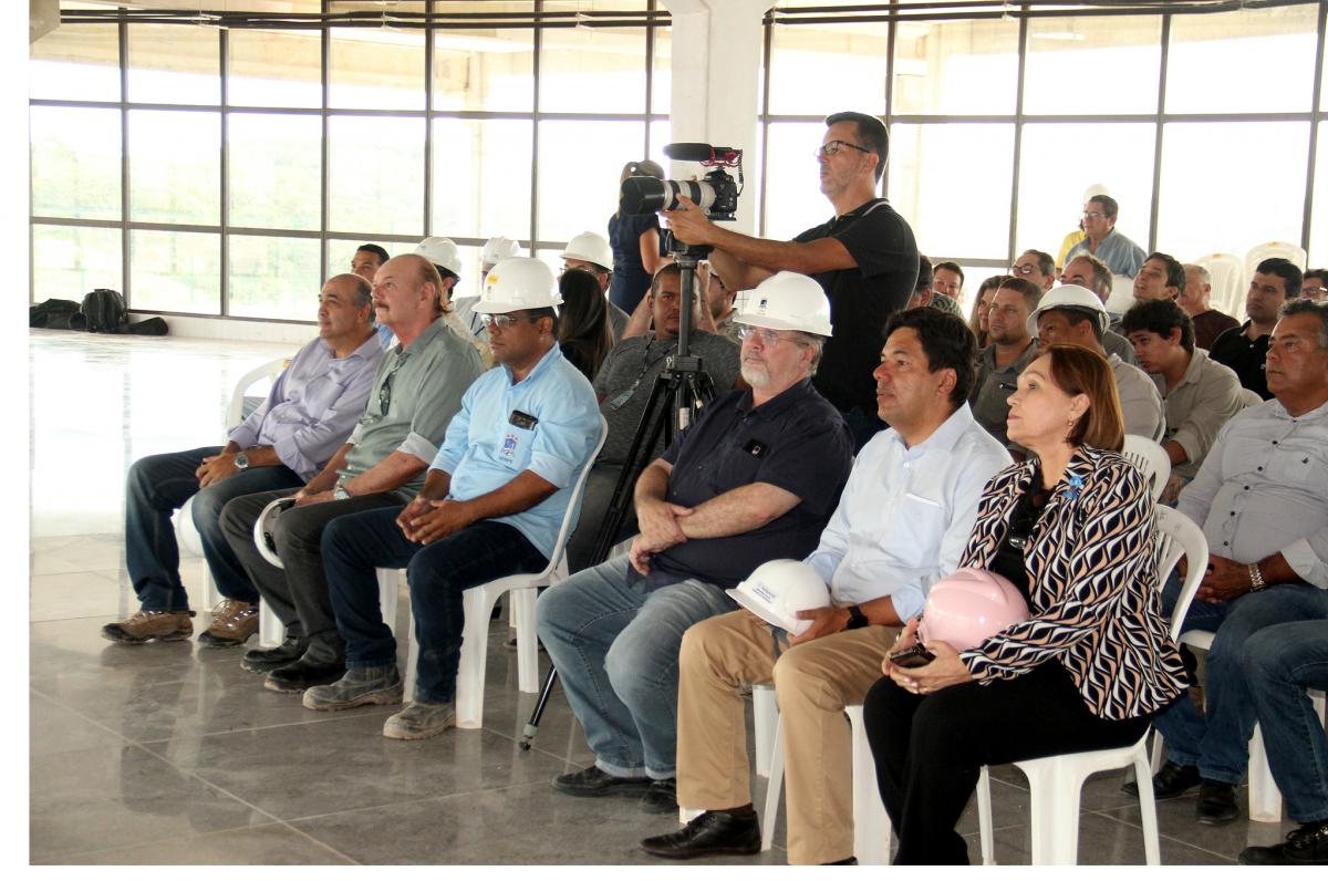 Reitora, ministro da educação e demais convidados da visita técnica
