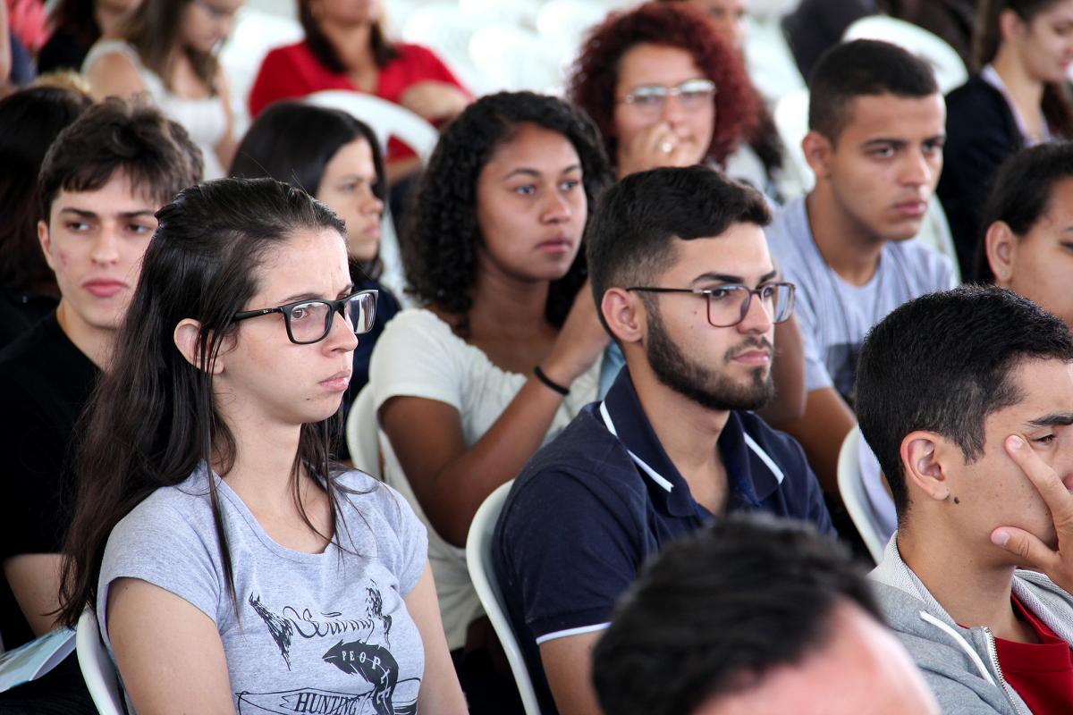 Estudantes do campus garanhuns acompanham aula inaugural