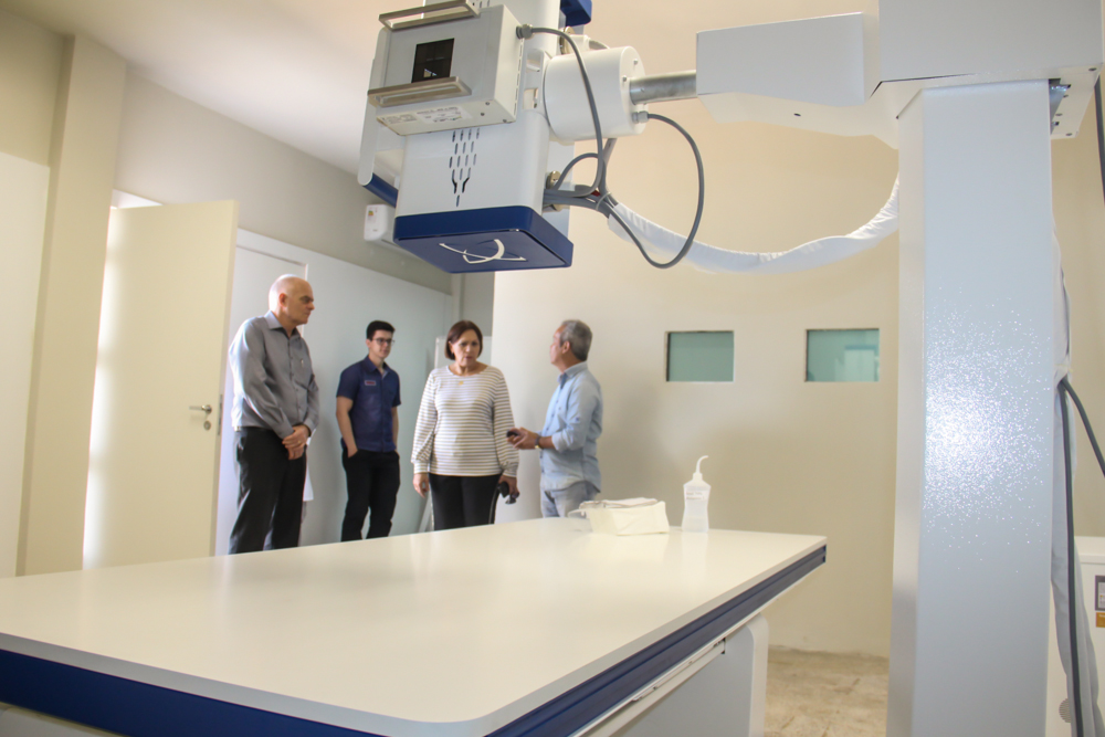 Reitor da UFAPE visita hospital veterinário da UAG