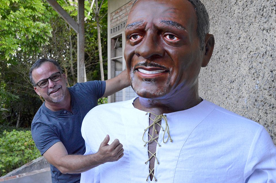 Mestre Camarão e sua crianção: segredo até a última hora