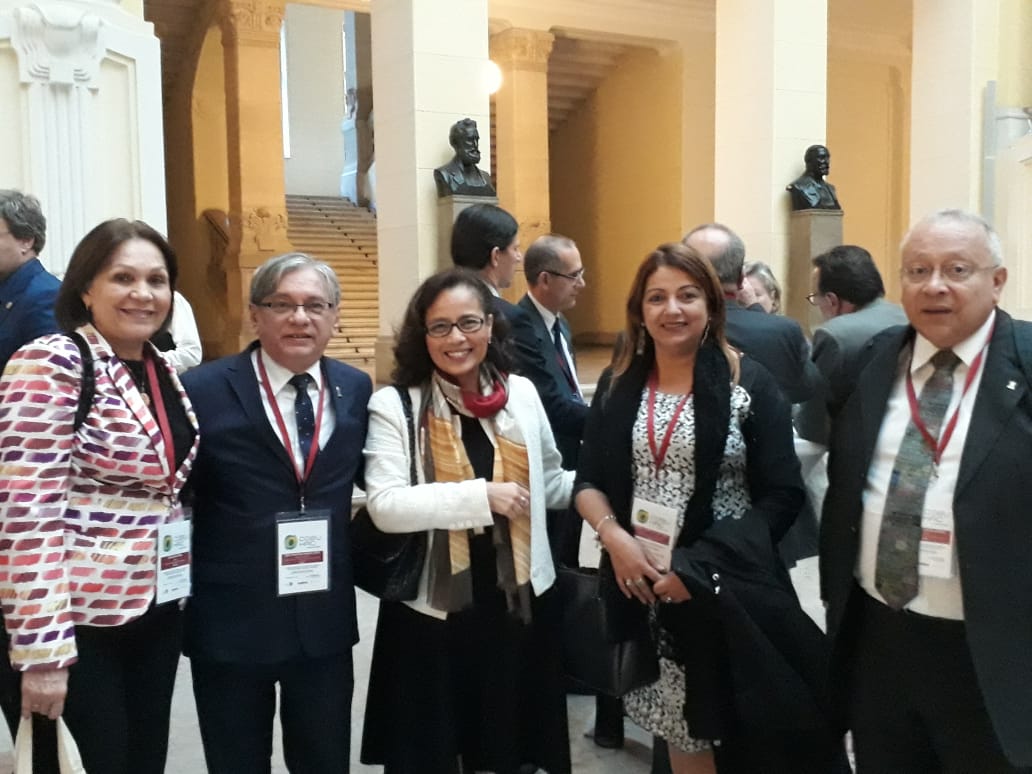 reitora da ufrpe ao lado dos reitores integrantes do grupo coimbra de universidades