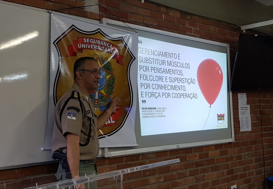 tentene-coronel ministrando palestra