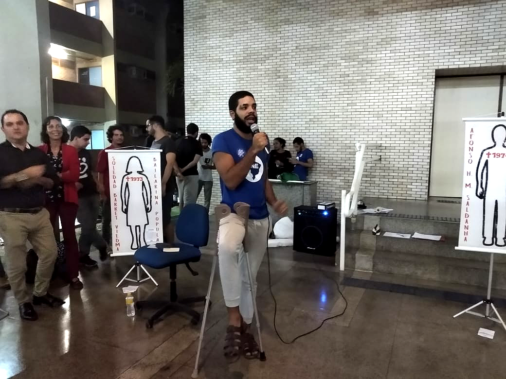 fotos evento com pessoas reunidas