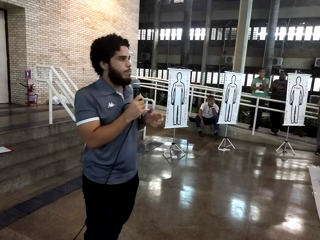 fotos evento com pessoas reunidas