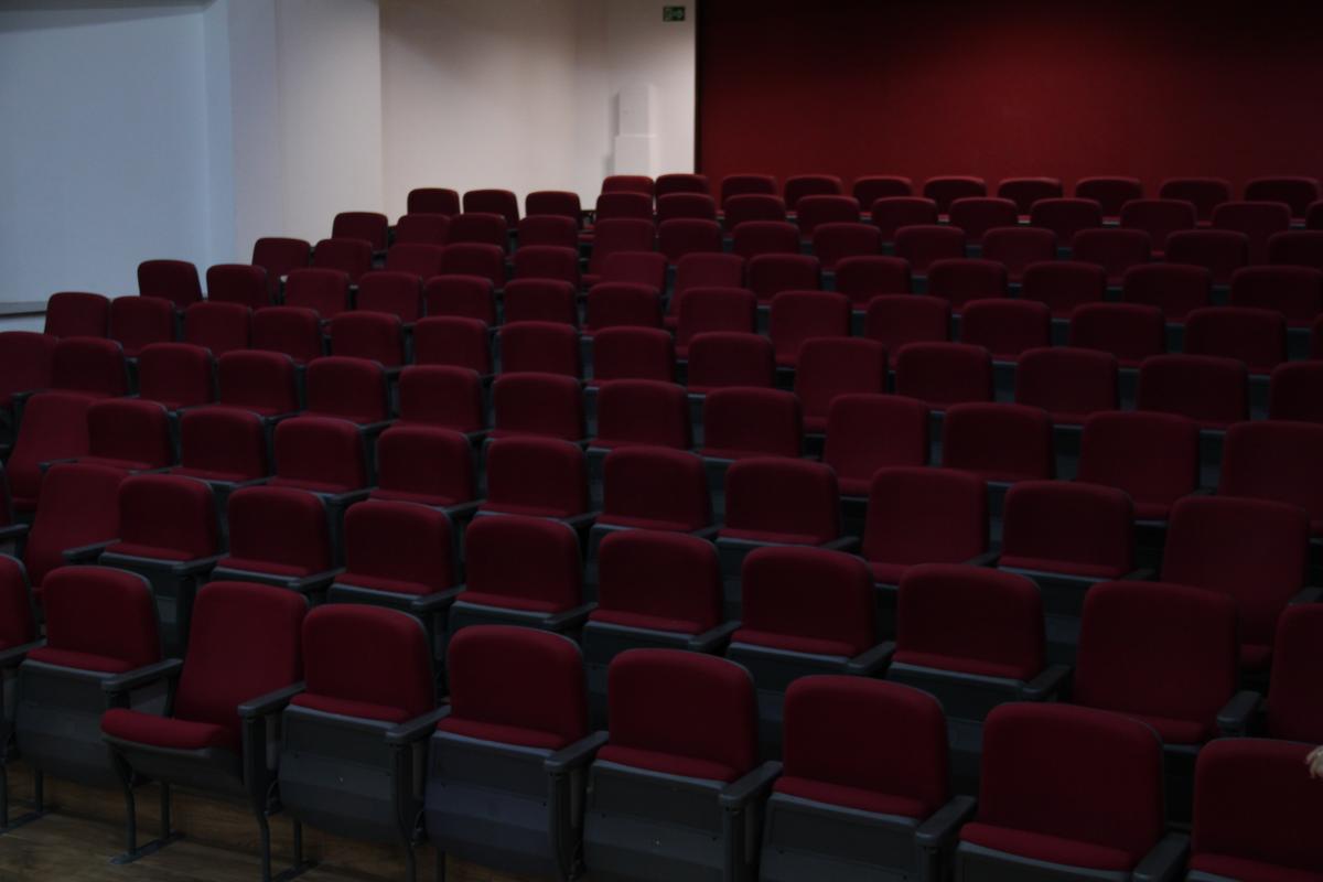 imagem do auditório reformado
