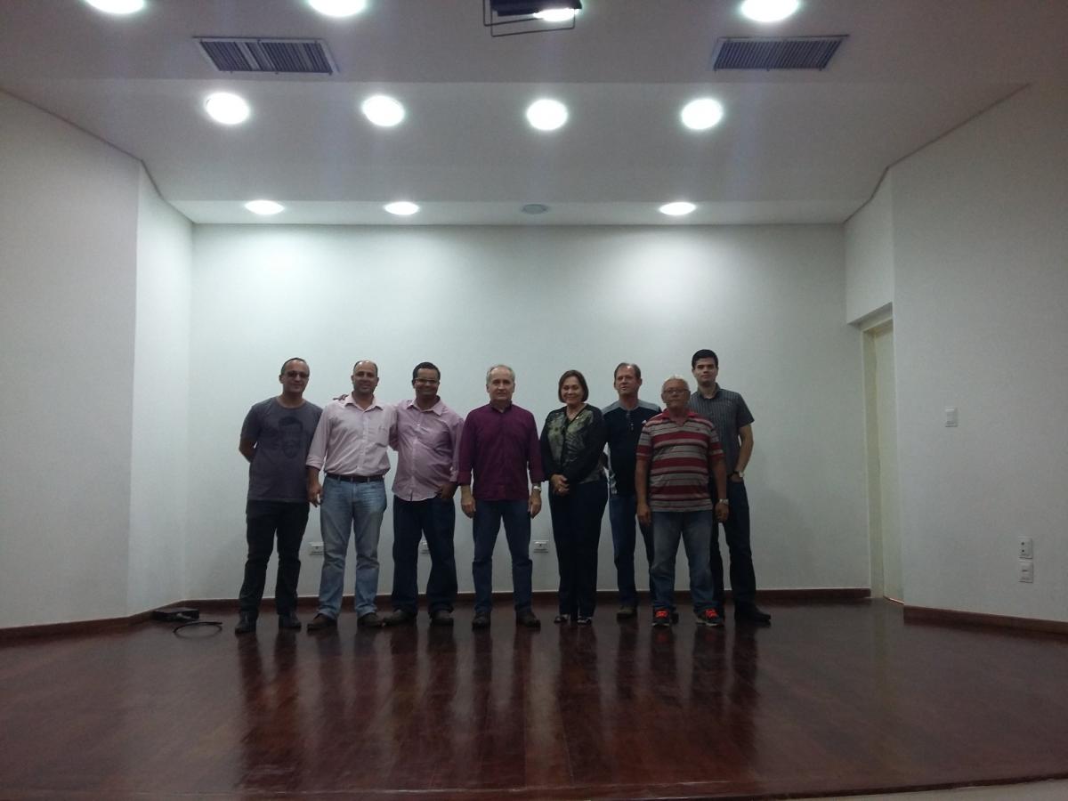 Gestores da UFRPE recebendo a entrega oficial da obra