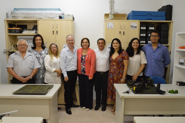 Autoridades da EAD UFRPE durante inauguração do prédio